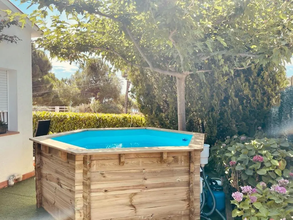 Holiday home Уютный Домик Возле Моря